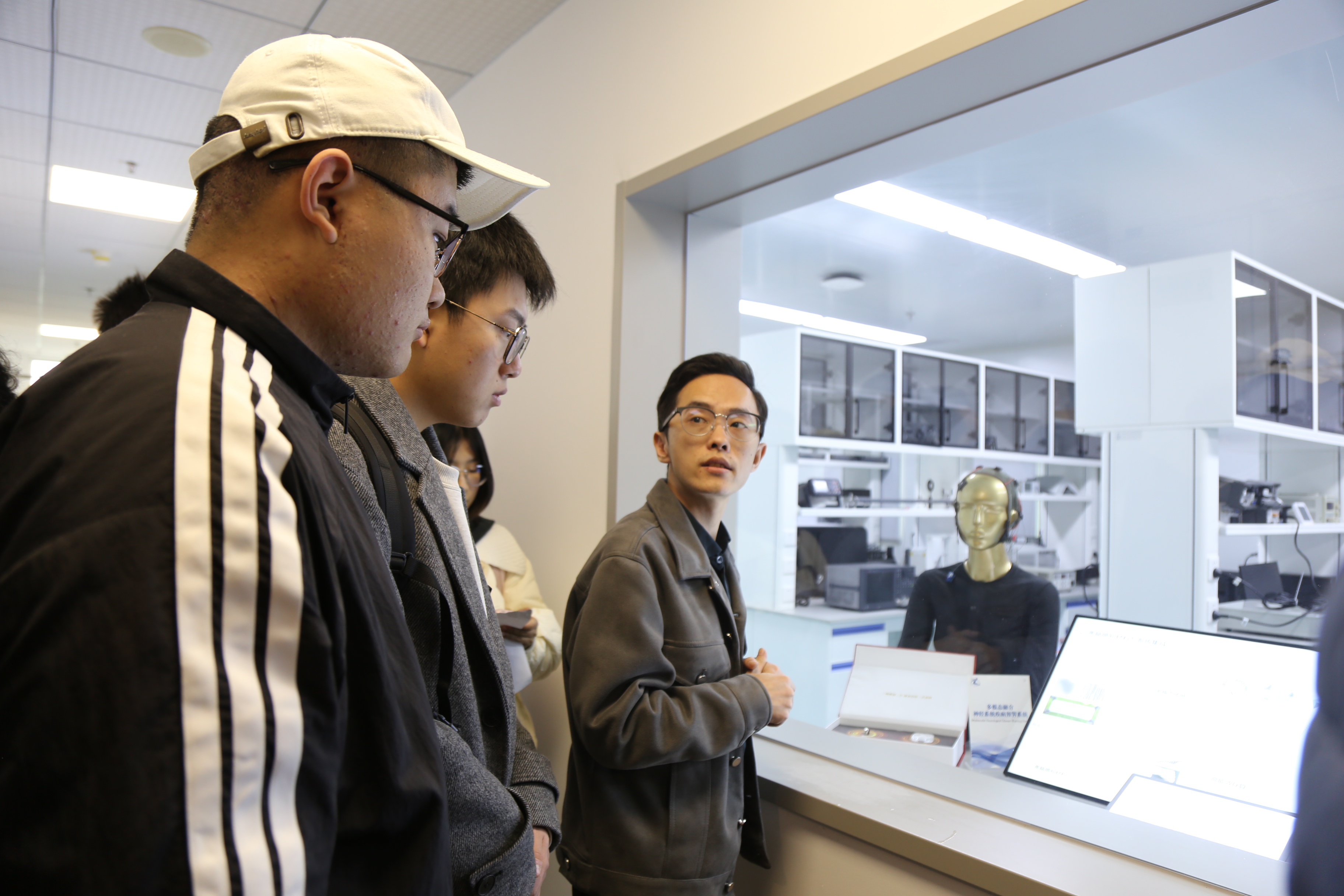 1762501090269992.jpg 1762501090269992.jpg